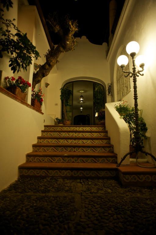 Pietra Pomice Hotel Липари Екстериор снимка