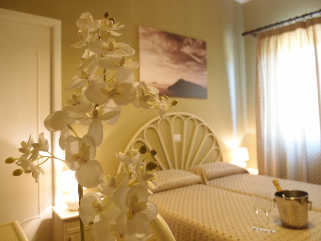 Pietra Pomice Hotel Липари Екстериор снимка