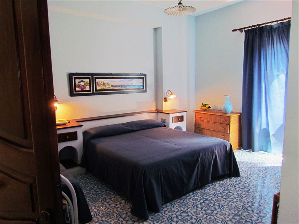 Pietra Pomice Hotel Липари Екстериор снимка