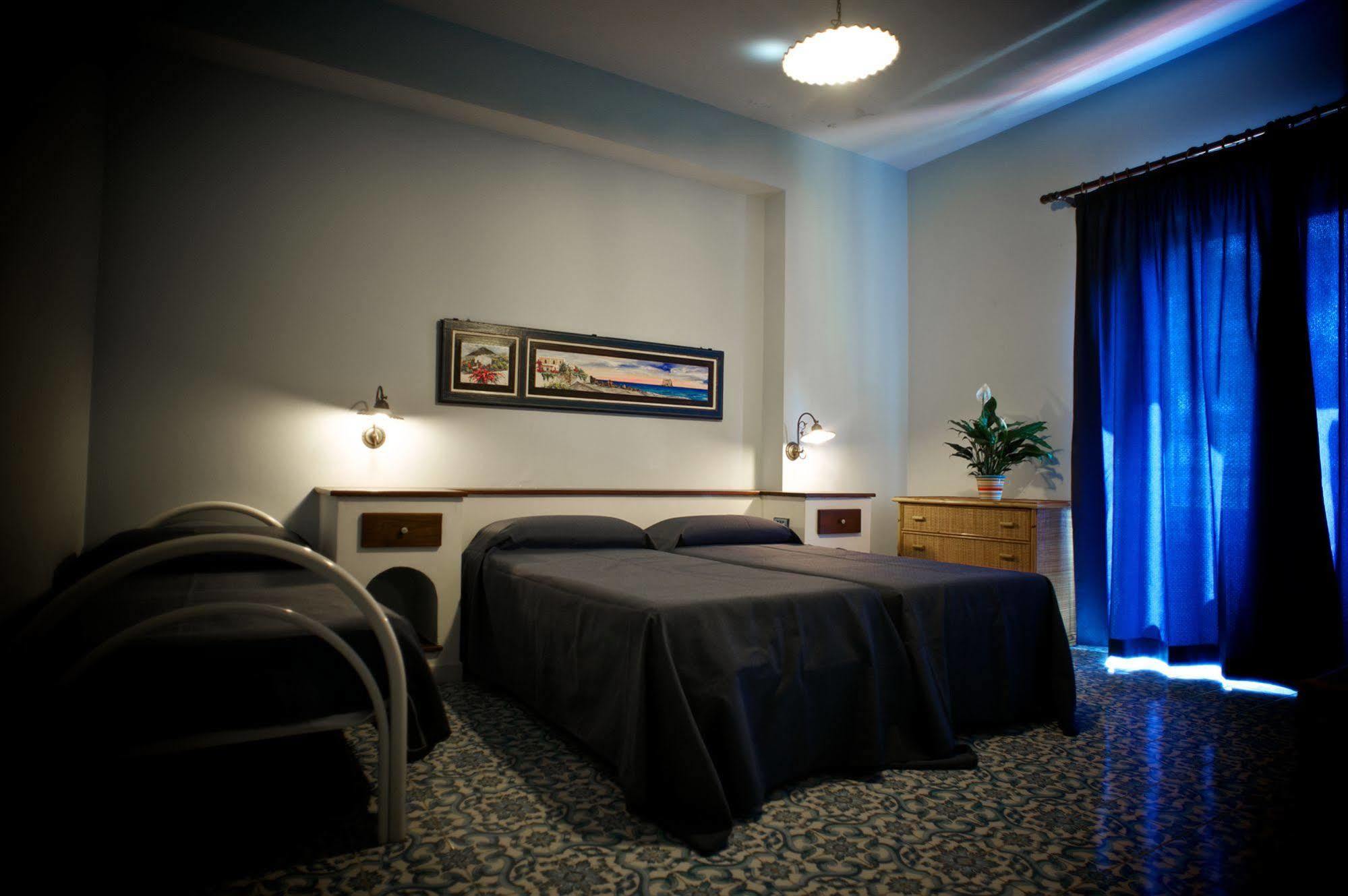 Pietra Pomice Hotel Липари Екстериор снимка