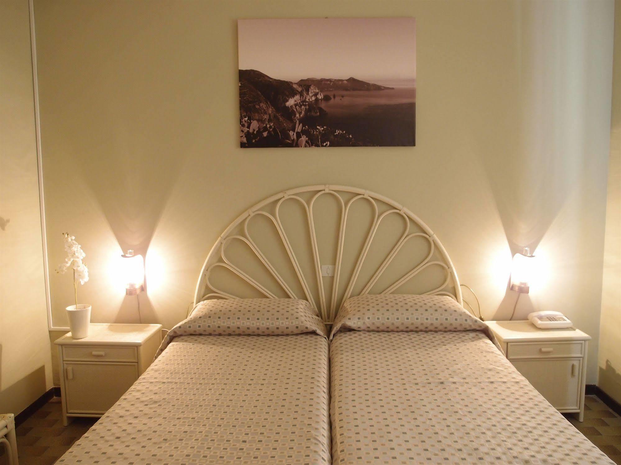 Pietra Pomice Hotel Липари Екстериор снимка