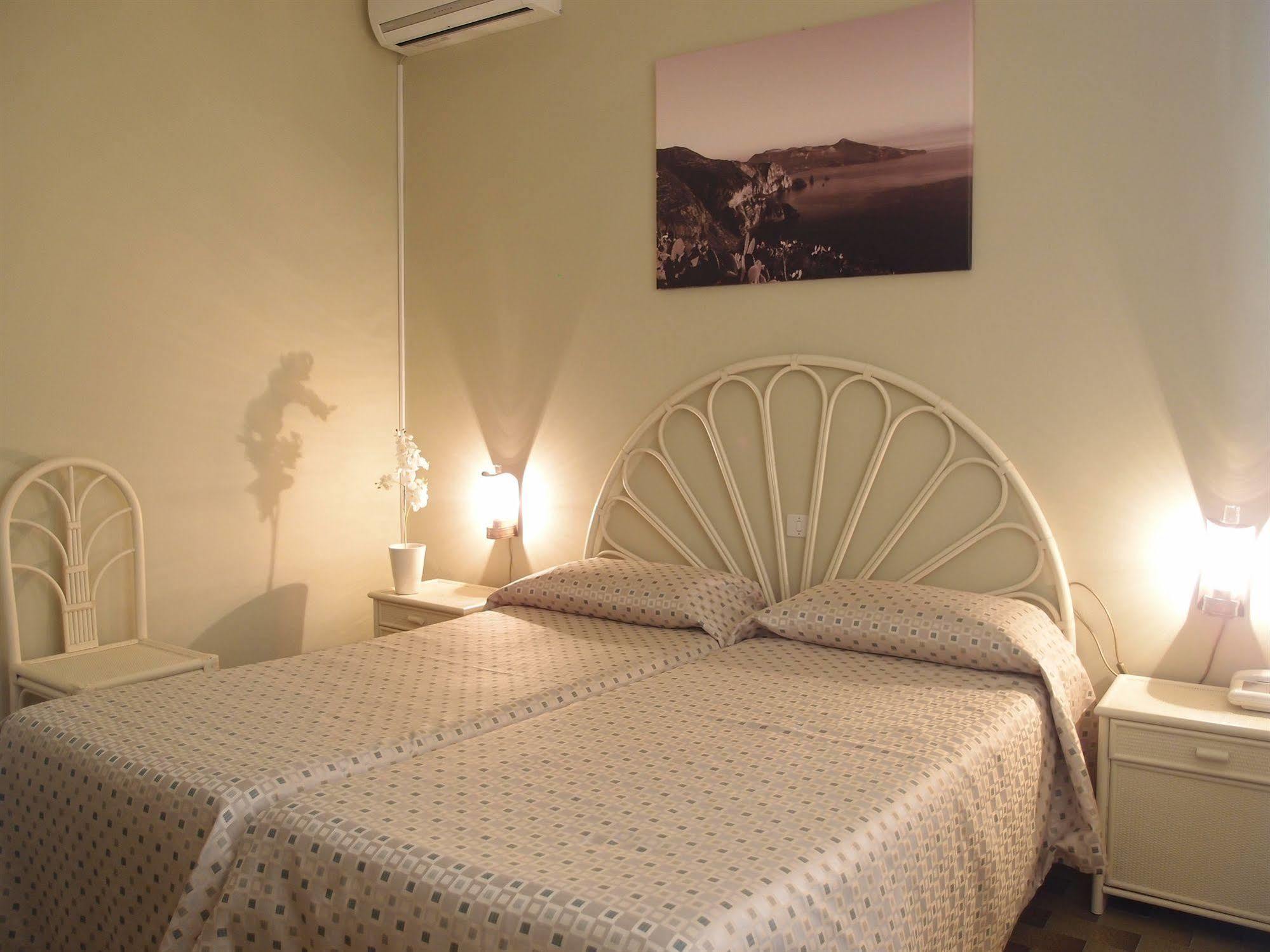 Pietra Pomice Hotel Липари Екстериор снимка